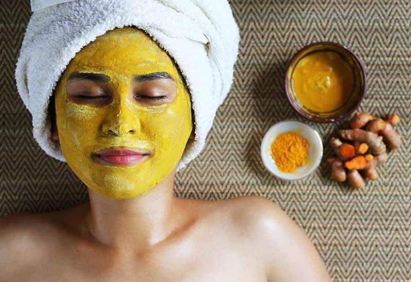 B&iacute; quyết để c&oacute; l&agrave;n da trắng s&aacute;ng từ tinh bột nghệ