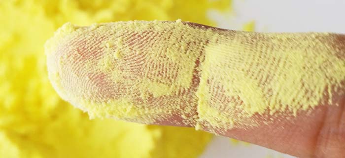 Tinh bột nghệ nguy&ecirc;n chất tơi xốp, mềm mịn, kh&ocirc;ng v&oacute;n cục